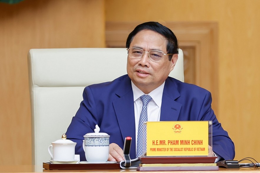 CEO Tim Cook Wishes to Expand Apple Operations in Vietnam