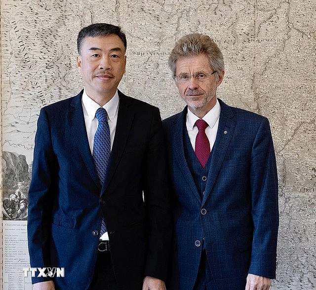 Image caption: President of the Czech Senate Miloš Vystrčil (R) receives Vietnamese Ambassador Duong Hoai Nam. Photo: VNA