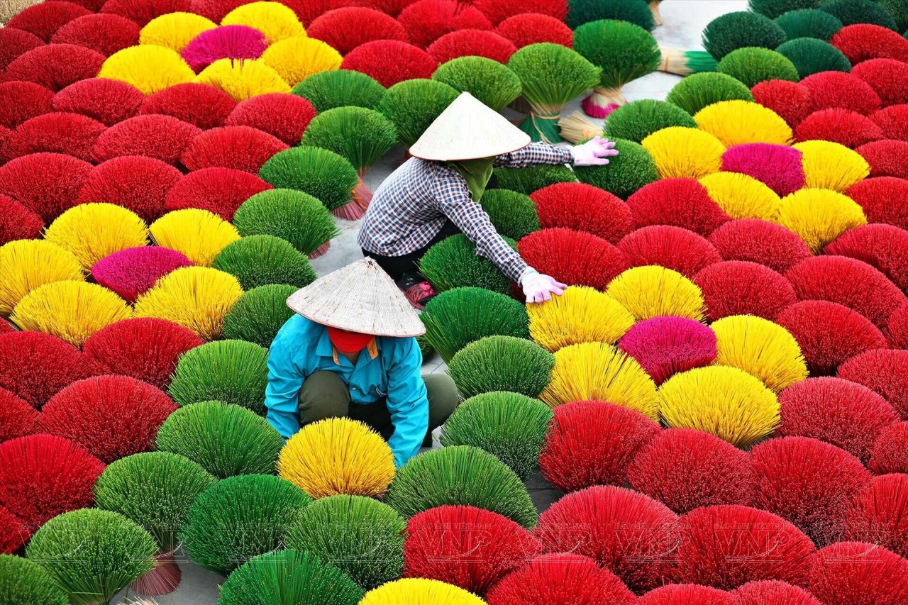Explore The Unique Quang Phu Cau Incense Village In Hanoi