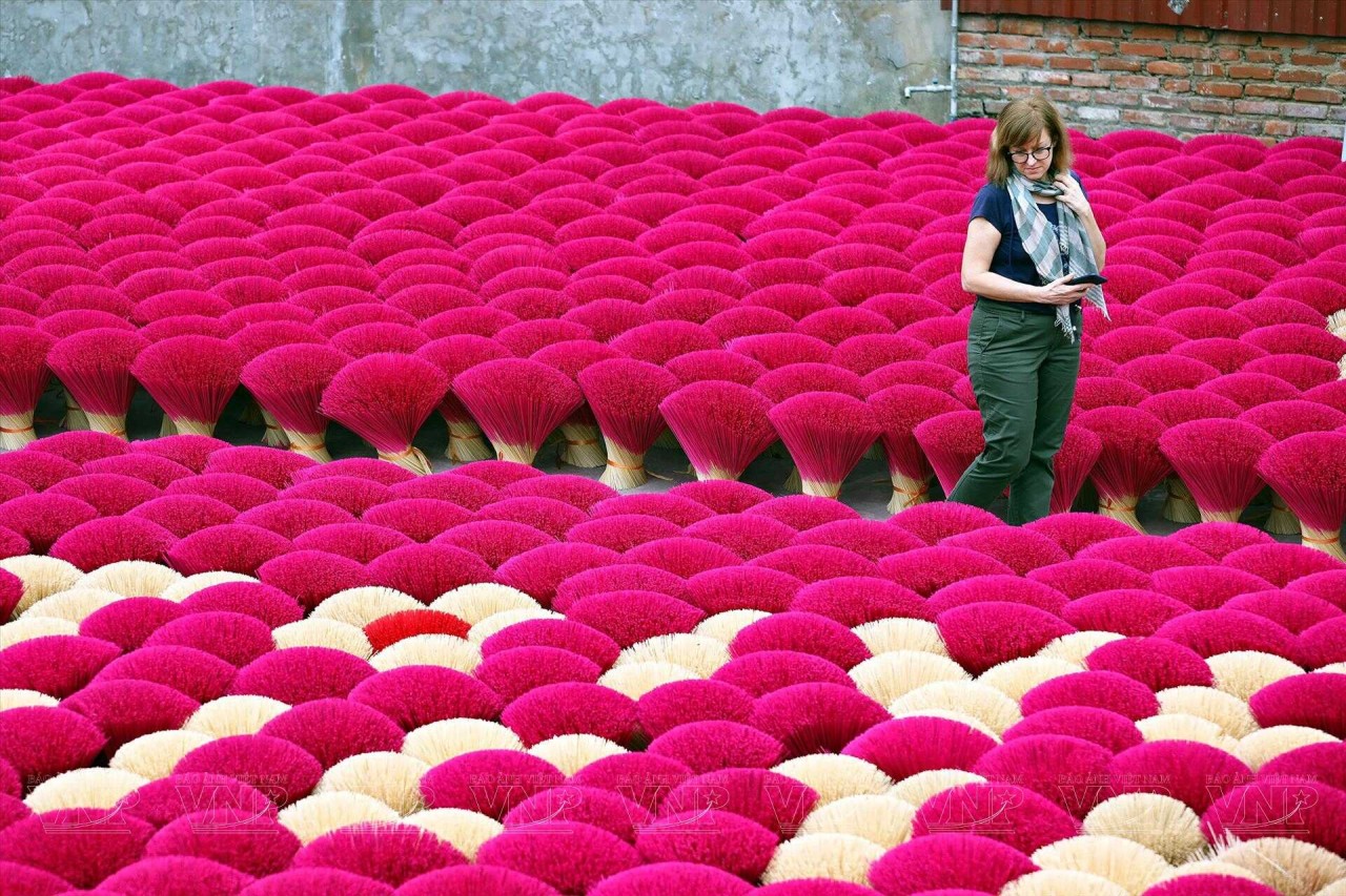 Explore The Unique Quang Phu Cau Incense Village In Hanoi