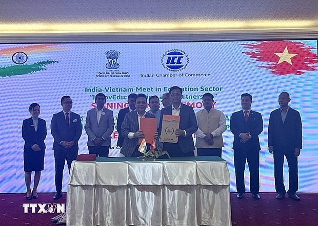 At the MoU signing ceremony (Photo: VNA)