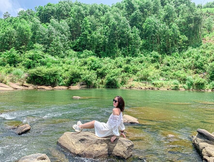 Lo Thung – The Unique Primeval Rock Pool In Quang Nam