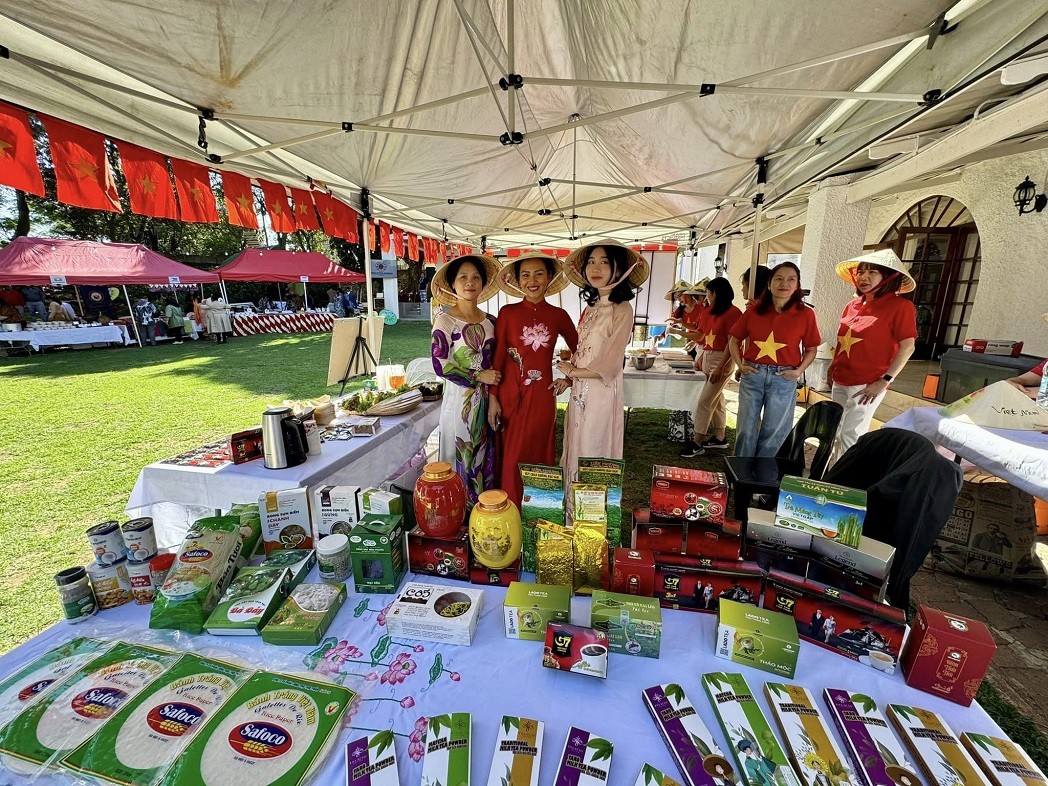 Vietnam's Fried Spring Rolls Introduced to Global Community in South Africa