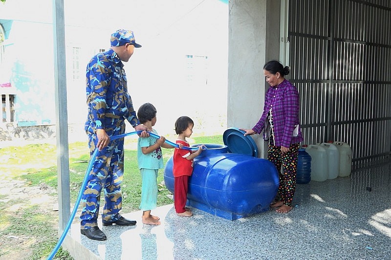 Sentiment and Bond between Military Force and Citizens Shown on Dry Days