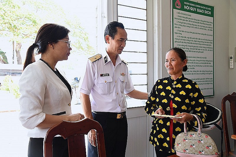 Sentiment and Bond between Military Force and Citizens Shown on Dry Days