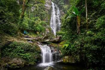 Explore Khe Kem Waterfall – A Fascinating Destination In Pu Mat National Park