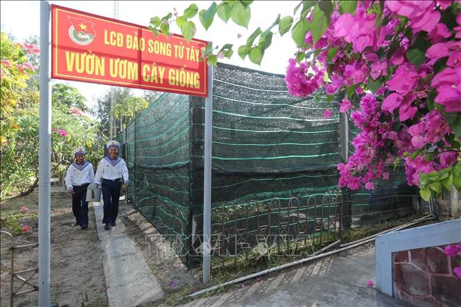 Planting Trees for A Greener Truong Sa