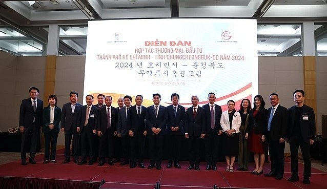 The delegates at the forum.