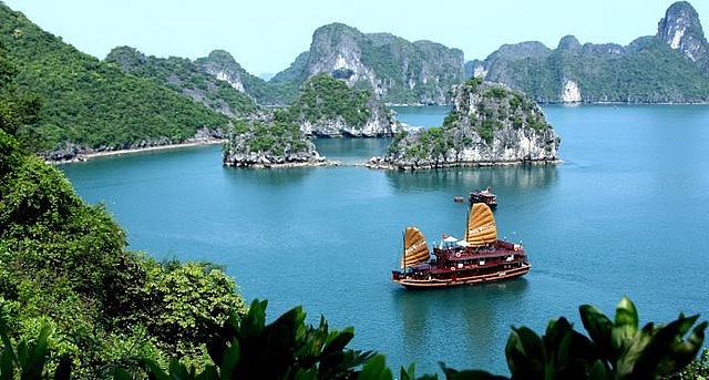 A corner of Ha Long Bay.
