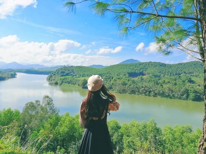 Discover Vong Canh Hill – A Dreamy Landscape In Hue