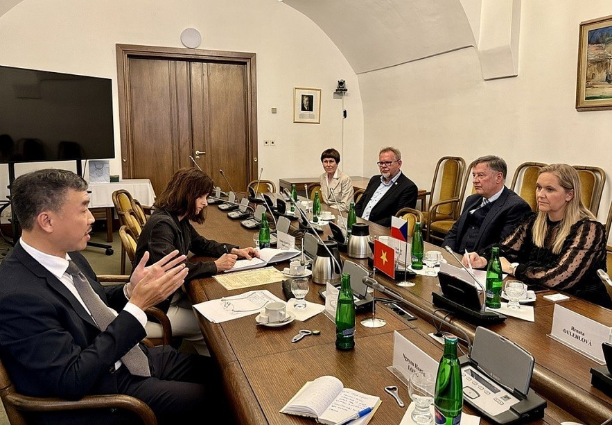 Czech MP Praises Parliamentary Ties With Vietnam