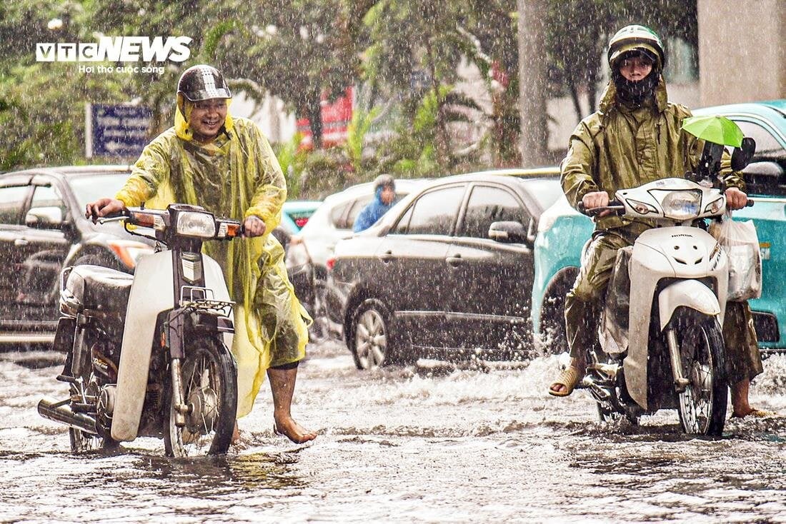 Vietnam’s Weather Forecast (June 9): Cool Temperatures With Light Rain In Hanoi And The North