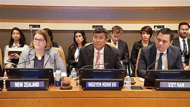 Permanent Deputy Foreign Minister Nguyen Minh Vu (middle) and Ambassador Dang Hoang Giang (right), Permanent Representative of Vietnam to the United Nations co-chair the seminar (Photo: VNA)