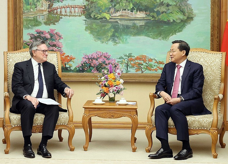 Chairman of Standard Chartered: Vietnam Achieves Significant Growth