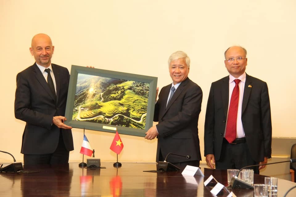 vff presidents visit to france aims to boost political ties people to people diplomacy