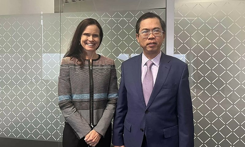 Vietnamese Ambassador to Australia Pham Hung Tam (R) and Australian Ambassador for Gender Equality Stephanie Copus Campbell. Vietnamese Ambassador to Australia Pham Hung Tam (R) and Australian Ambassador for Gender Equality Stephanie Copus Campbell.