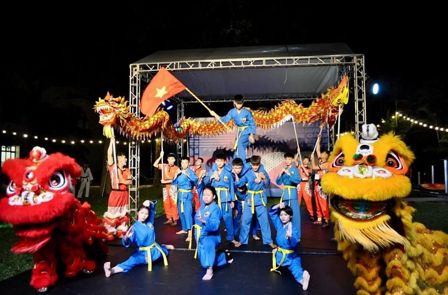 Cultivate Vietnam-France Friendship with the Spirit 'Put Aside the Past, Look Forward to the Future'