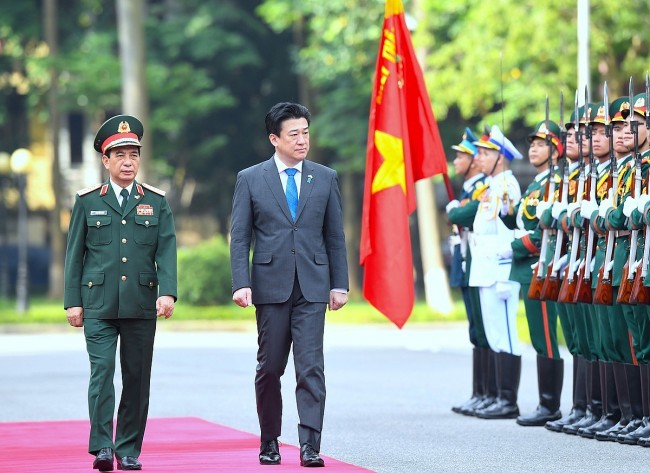 Vietnam, Japan Cooperate Over National Defense