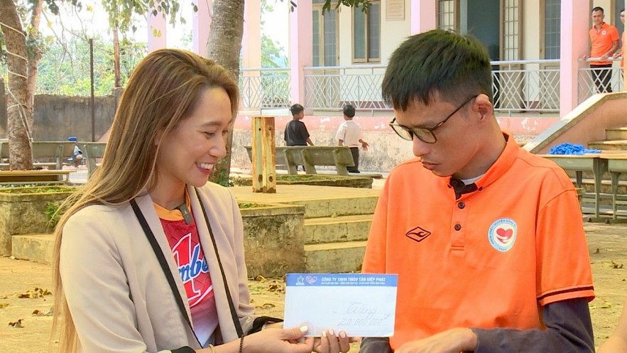 Remarkable willpower of a 9X man who conquere destiny to spread love