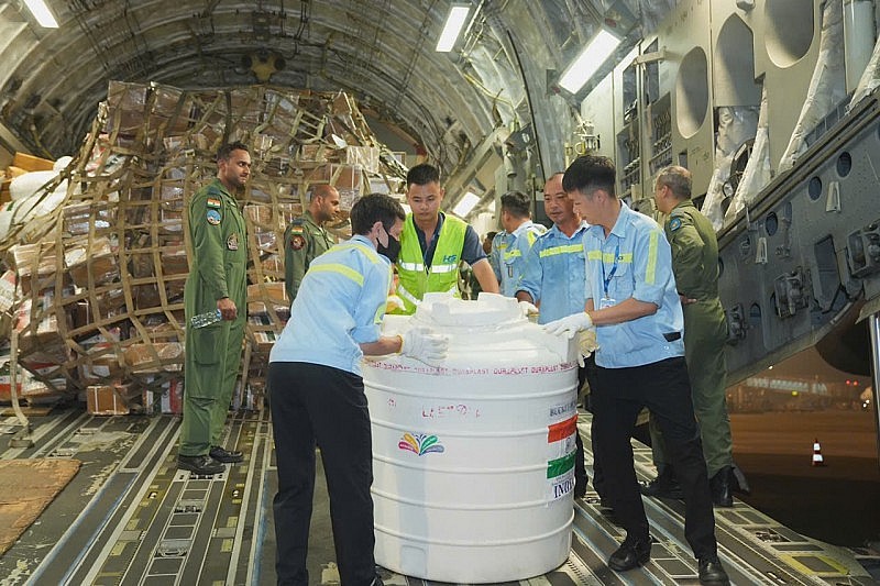 India Sends 35 Tons of Goods to Support Vietnam after Storm Yagi