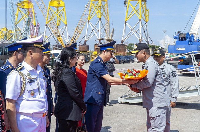 Indonesian Coast Guard Ship Visits Ba Ria - Vung Tau Province