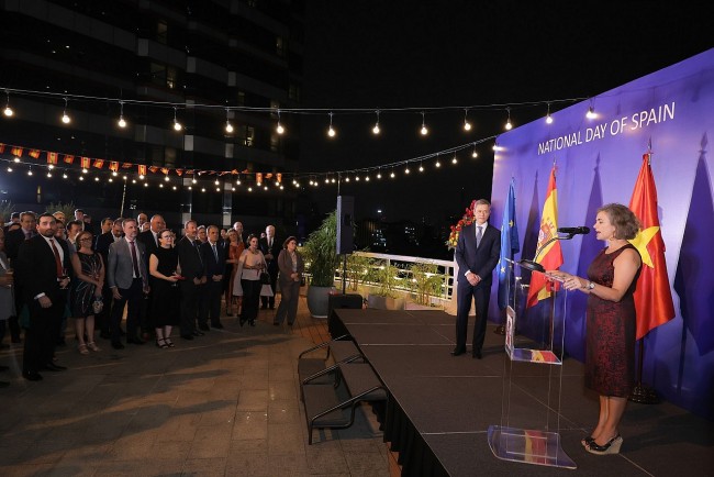 Embassy Celebrates National Day of Spain in Hanoi