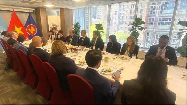 Vietnam Chairs Working Luncheon of UNCLOS Group of Friends Founding Countries