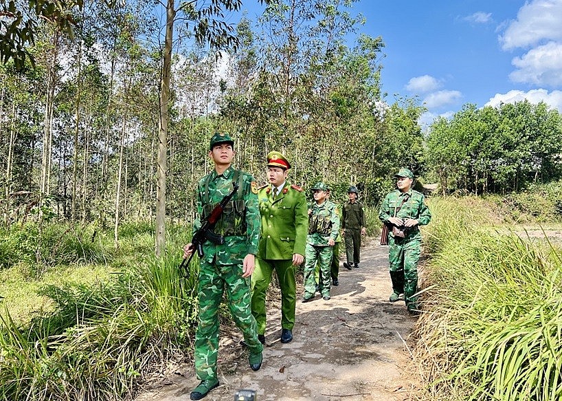 Police Force Encourages People in Bordering Communes to become 
