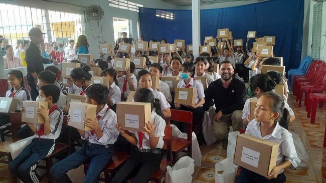 Saigon Children’s Charity Strengthens Educational Support in Hau Giang
