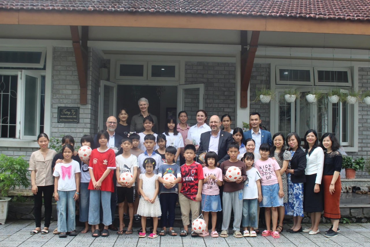 On November 25-26, the Group of Four (G4) Ambassadors from New Zealand, Canada, Norway, and Switzerland visited Thua Thien-Hue Province to deepen their understanding of challenges faced by children and young people, especially those from disadvantaged backgrounds and with disabilities.