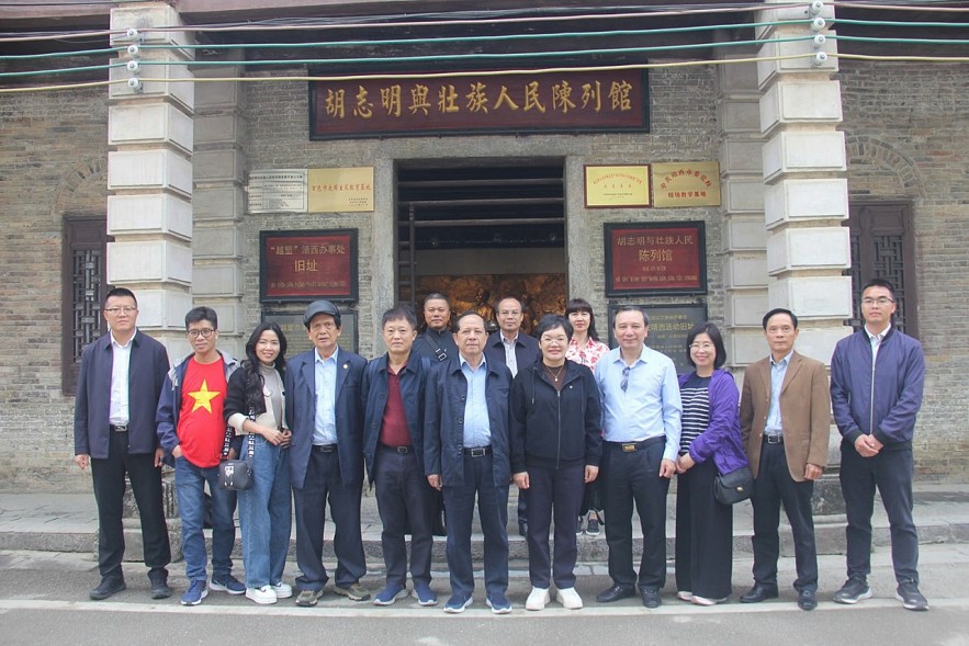Enhance Friendship and Cooperation Between Vietnam and China's Guangxi Zhuang Autonomous Region Enhance Friendship and Cooperation Between Vietnam and China's Guangxi Zhuang Autonomous Region