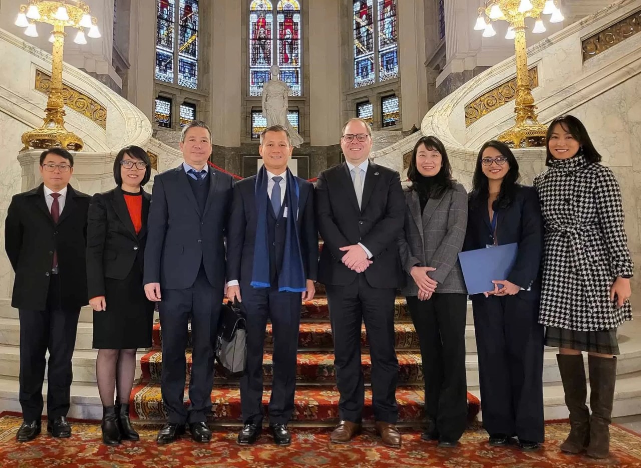 The Vietnamese delegation worked with the Permanent Court of Arbitration (PCA) and the Hague Academy of International Law.