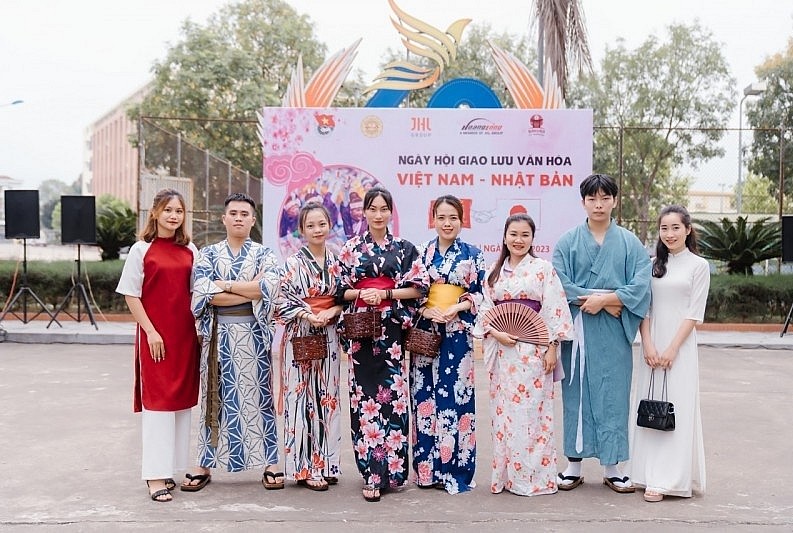 Thanh Hoa Strives to Promote Role, Efficiency of People-to-people Activities