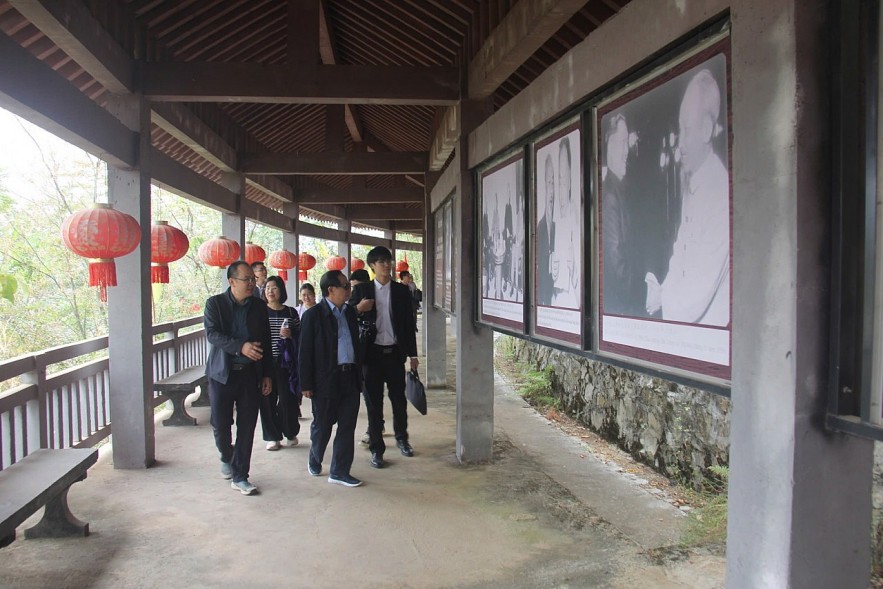 Enhance Friendship and Cooperation Between Vietnam and China's Guangxi Zhuang Autonomous Region Enhance Friendship and Cooperation Between Vietnam and China's Guangxi Zhuang Autonomous Region