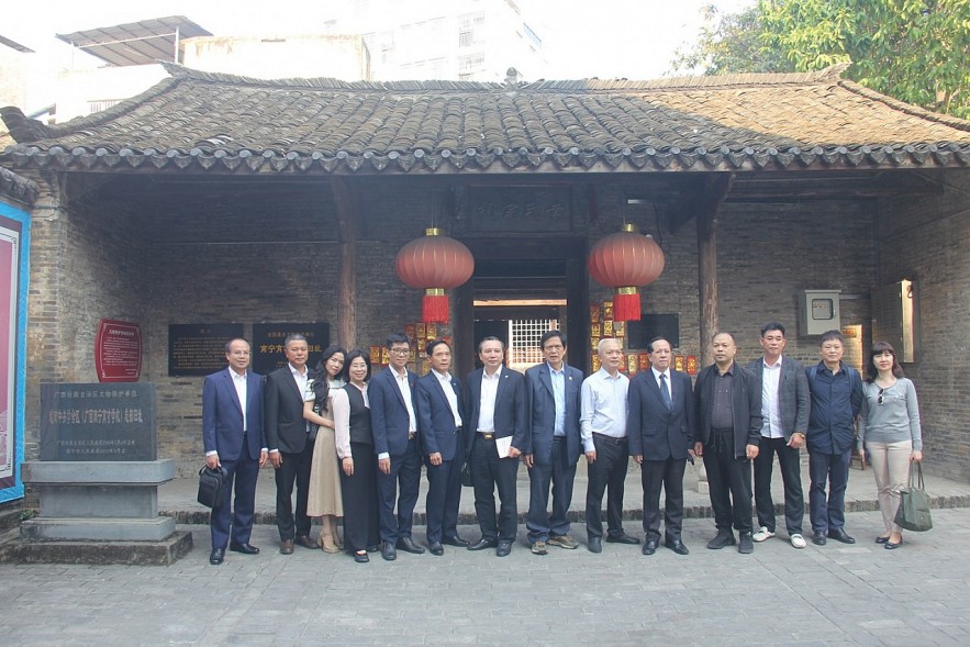 Enhance Friendship and Cooperation Between Vietnam and China's Guangxi Zhuang Autonomous Region Enhance Friendship and Cooperation Between Vietnam and China's Guangxi Zhuang Autonomous Region