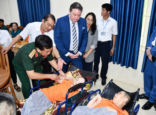 Vietnam Mobilizes Over 500 Billion VND for Agent Orange Victims in 2024