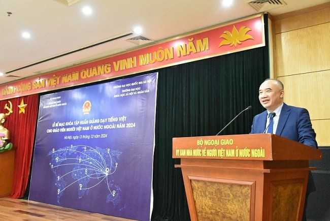 Vietnamese Teachers Abroad - Messengers of Love for the Vietnamese Language