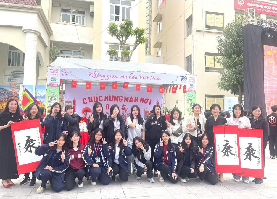 International Students Enjoy Playing Folk Games and Exploring Tet Traditions International Students Enjoy Playing Folk Games and Exploring Tet Traditions