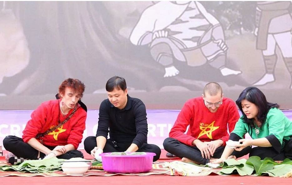 International Students Enjoy Playing Folk Games and Exploring Tet Traditions International Students Enjoy Playing Folk Games and Exploring Tet Traditions