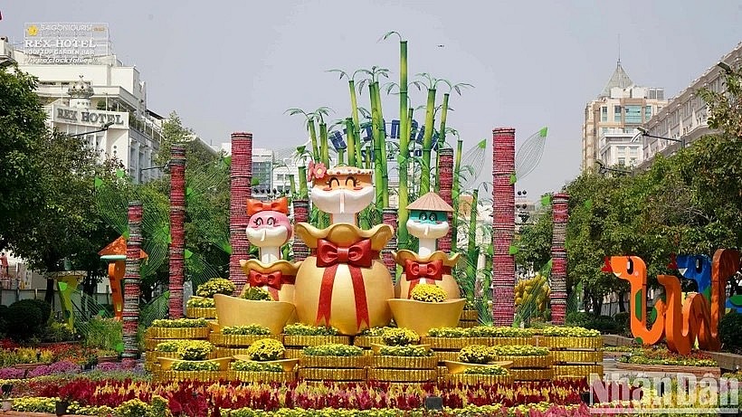 Decorations celebrating the Year of the Snake on Nguyen Hue pedestrian street in HCM City (Photo: nhandan.vn)