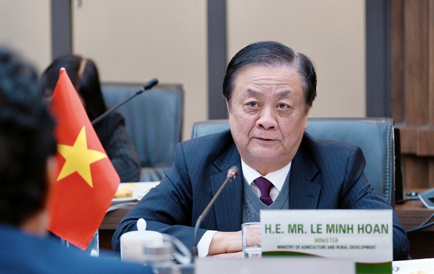 Minister Le Minh Hoan in a meeting with the FAO delegation. Photo: NNVN.
