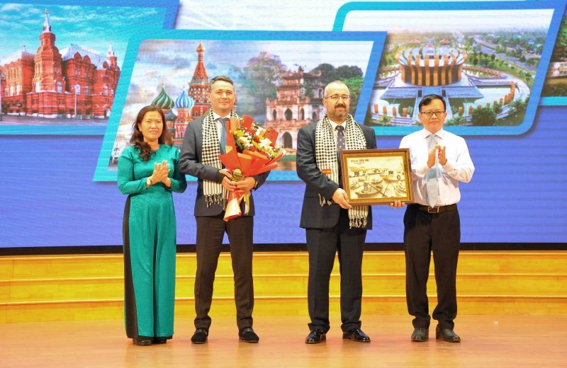 can tho celebrates 75 years of vietnam russia ties