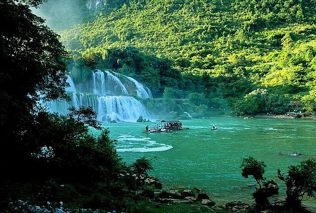 Ba Be National Park in the northen province of Bac Kan. Ba Be National Park in the northen province of Bac Kan.