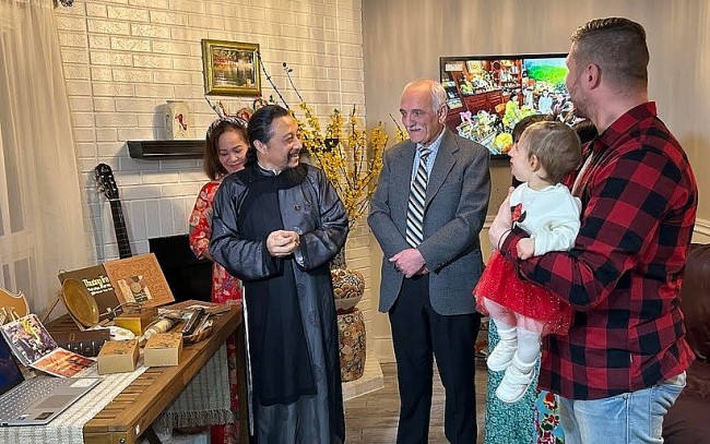 Artisan Introduces Vietnamese Tea Culture in Canada