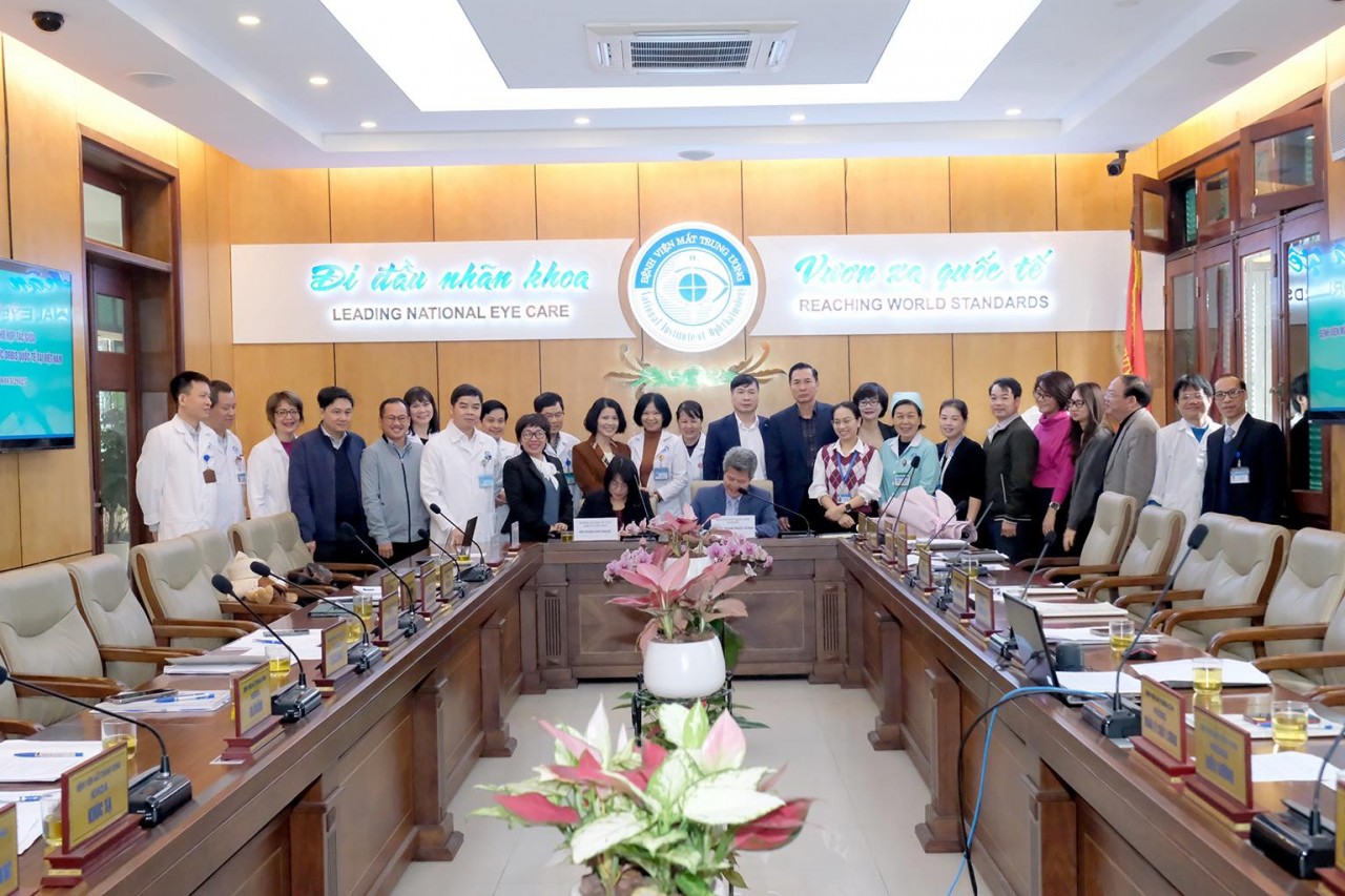 ORBIS, Central Eye Hospital Fight Blindness in Vietnam