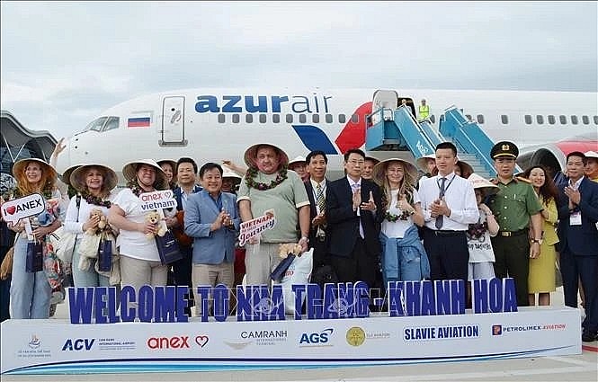 On March 17, 2025, flight ZF2577 operated by Azur Air LLC, departed from Irkutsk International Airport, Russia, and landed at Cam Ranh International Airport in Khanh Hoa province with 231 Russian tourists. (Photo: VNA) On March 17, 2025, flight ZF2577 operated by Azur Air LLC, departed from Irkutsk International Airport, Russia, and landed at Cam Ranh International Airport in Khanh Hoa province with 231 Russian tourists. (Photo: VNA)