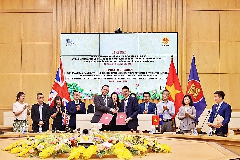 At the MoU signing ceremony (Photo: moit.gov.vn) At the MoU signing ceremony (Photo: moit.gov.vn)