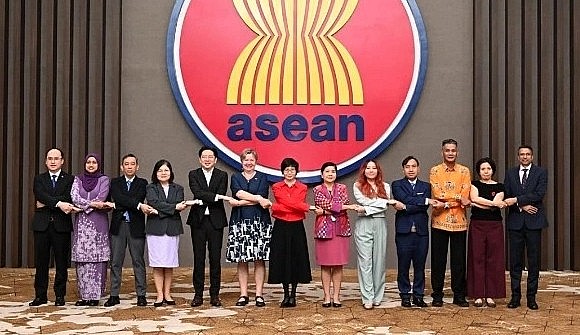 Vietnam co-chairs 4th ASEAN-UK Joint Cooperation Committee meeting.