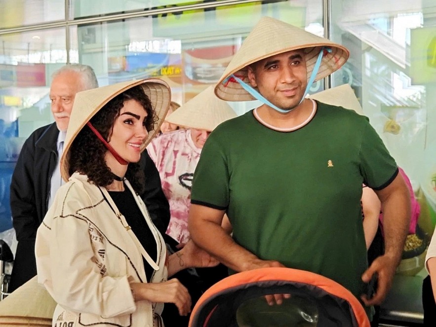 Iranian tourists arrived in Hanoi on March 28 on the first charter flight from Iran to the capital city. (Photo courtesy of ASIA DMC)