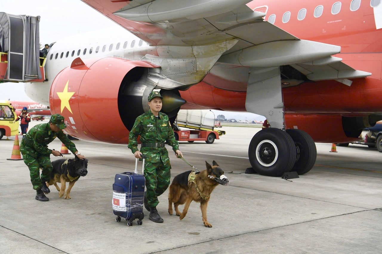 Vietnam sends a 106-member rescue delegation from the Ministry of National Defence and the Ministry of Public Security to Myanmar to help with disaster relief efforts